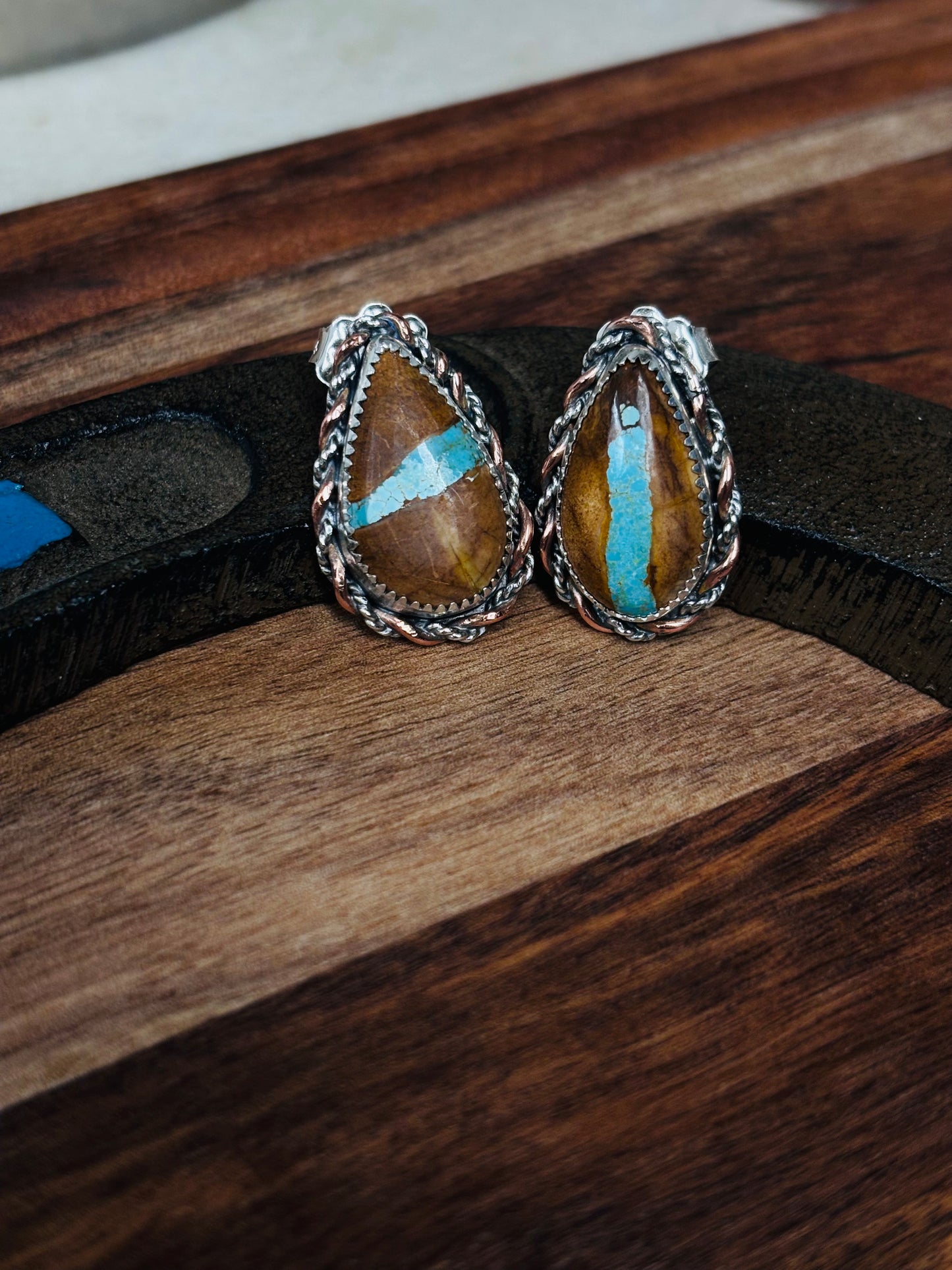 Royston Ribbon studs