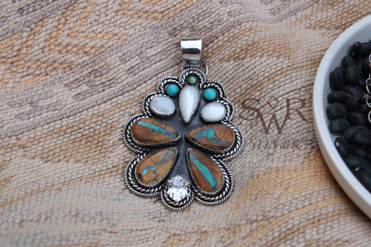 The Strider Pendant