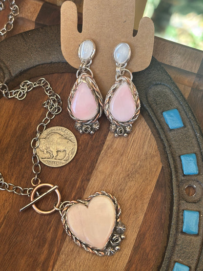 Pink Conch Sweetheart earrings