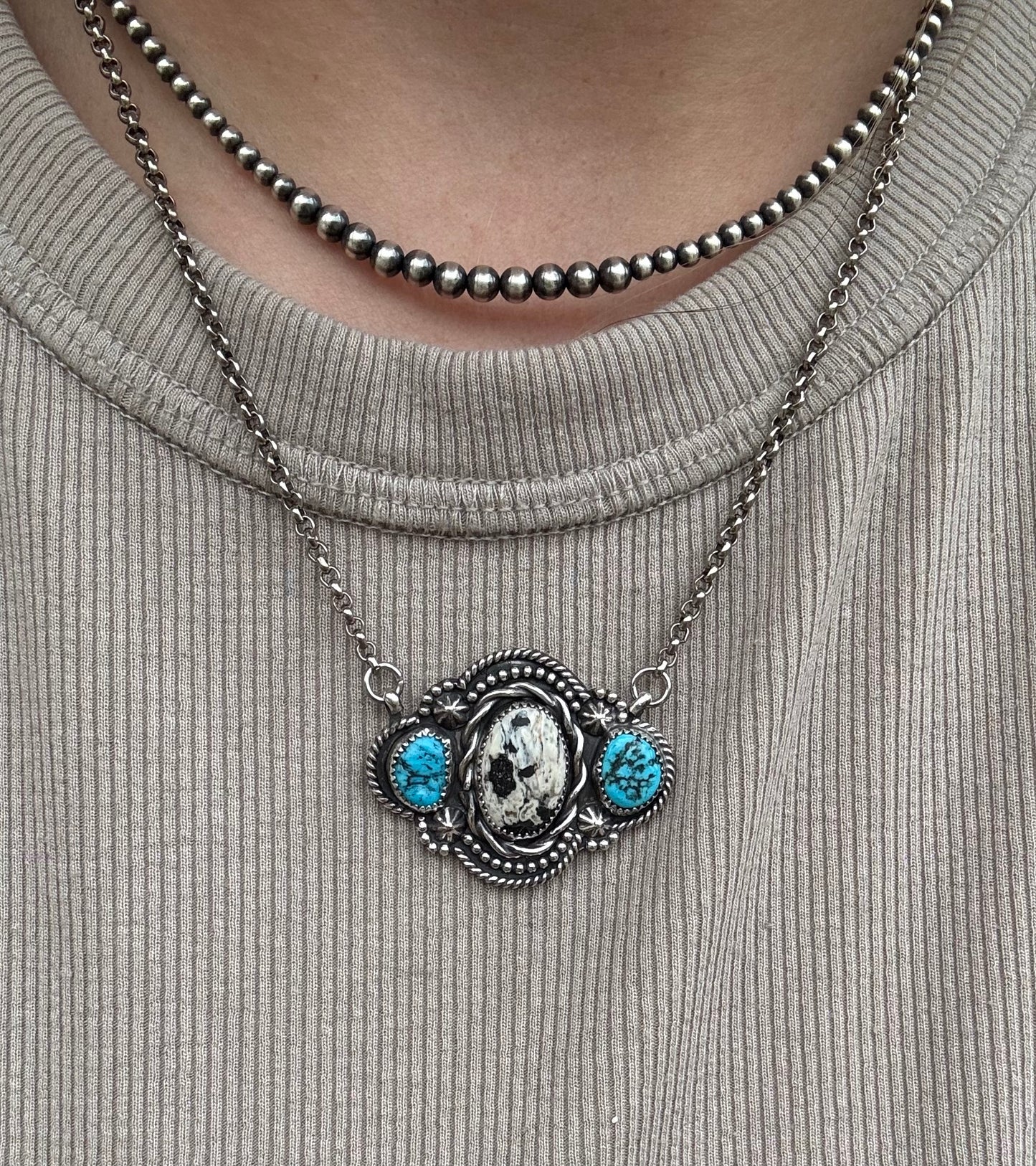White Buffalo&Kingman necklace
