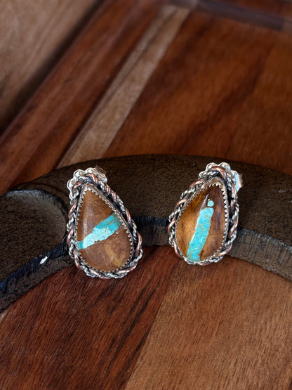Royston Ribbon studs