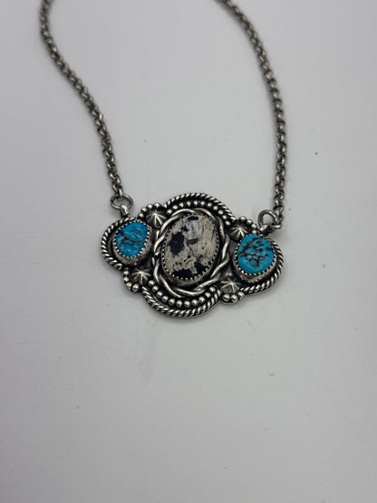 White Buffalo&Kingman necklace