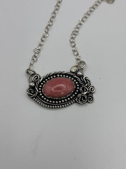 Dreamy Rose Necklace