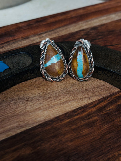 Royston Ribbon studs