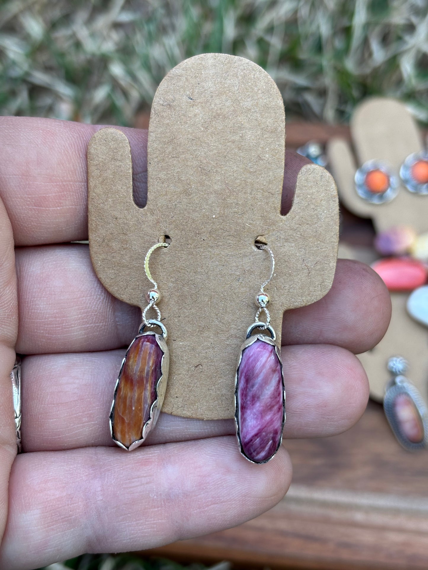Spiny oyster dangles